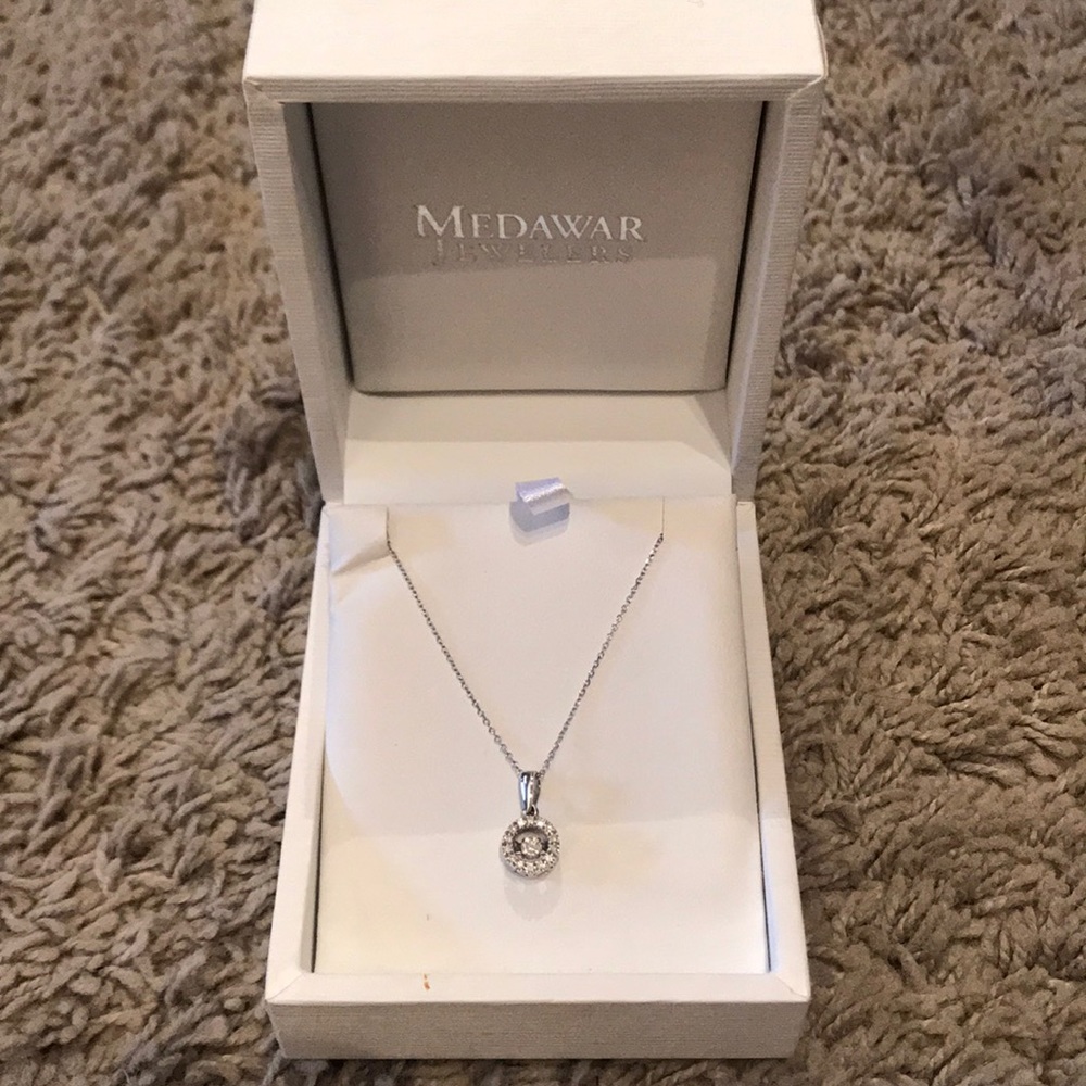 Brand new diamond pendant necklace with chain 10k